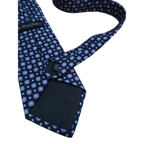 BROOKS BROTHERS MAKERS Blue Geometric Floral Silk Tie USA 60"/ 3.7" EC - Picture 6 of 6
